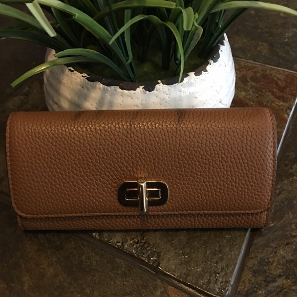 Michael Kors Handbags - Michael Kors Wallet